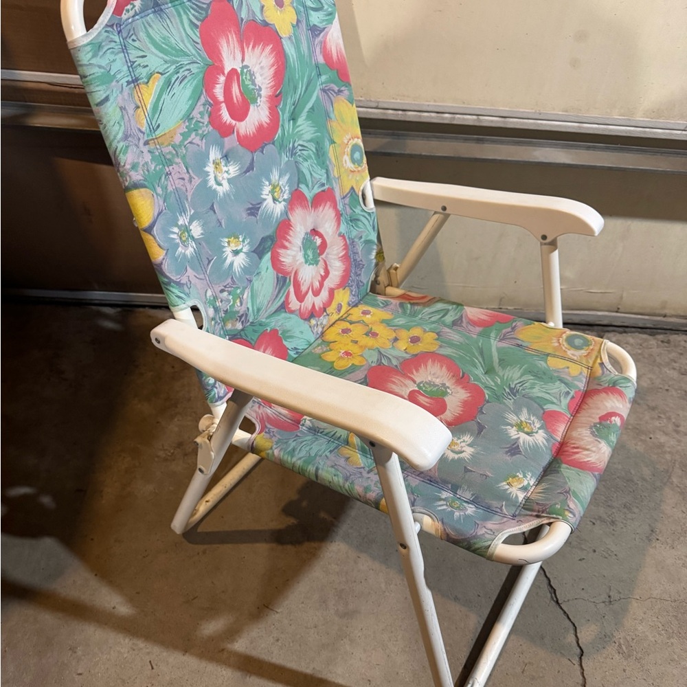 Vintage Floral Patterned Folding Chair